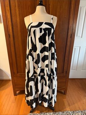 abel the label black and white dress | Dresses | Abel The Label Maxi Print sweetheart-neck Lilliana Collared Midi Dress Size:Adult 4